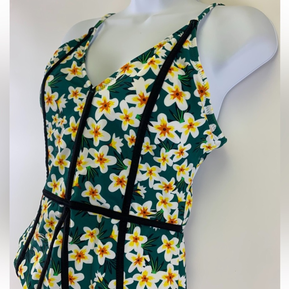 🤩SALE CUPSHE Aloha Floral Swimsuit One Piece and Pastel Floral V-Neck Swimsuit